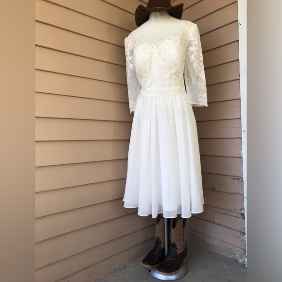 NWT. JJ’S House formal white dress, size: 16 / Length 412 “ long. Ivory - Picture 2 of 16